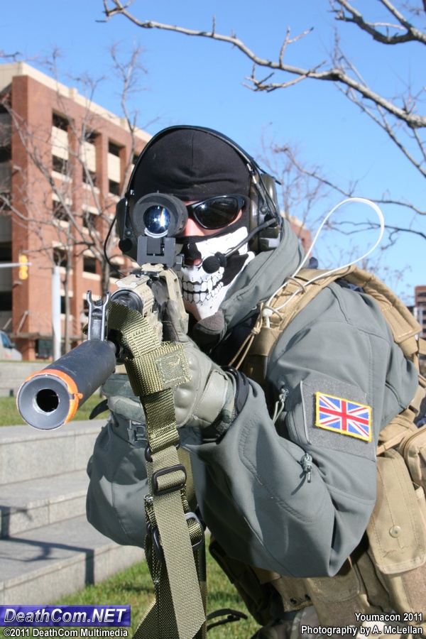 Youmacon_2011_-_CFDEL_-_Call_of_Duty_-_023.jpg