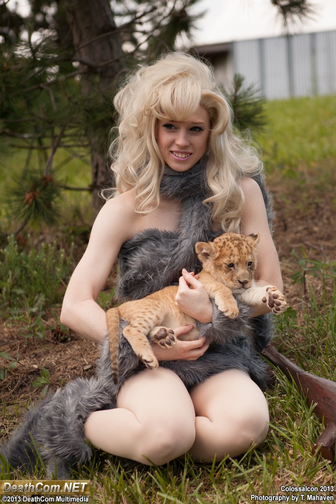 Colossalcon_2013_-_CFJT_-_Baby_Tiger_010.jpg