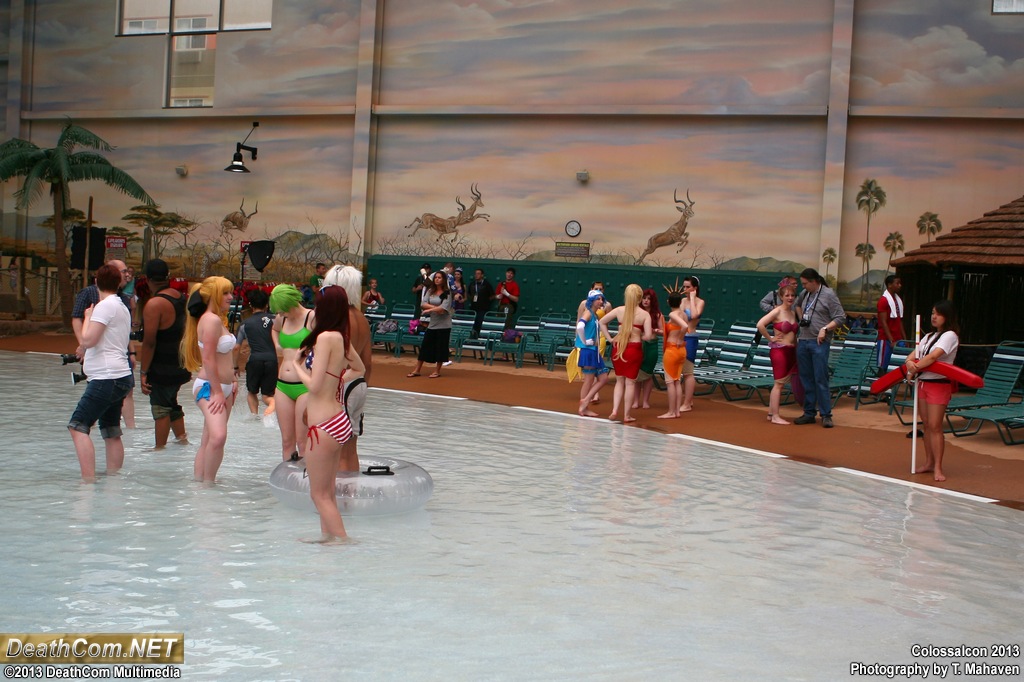 Colossalcon_2013_-_CFJT_-_Swimsuit_Cosplay_012.JPG