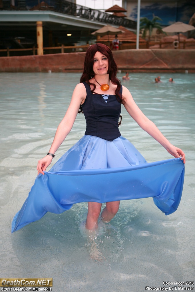Colossalcon_2013_-_CFJT_-_Swimsuit_Cosplay_013.JPG