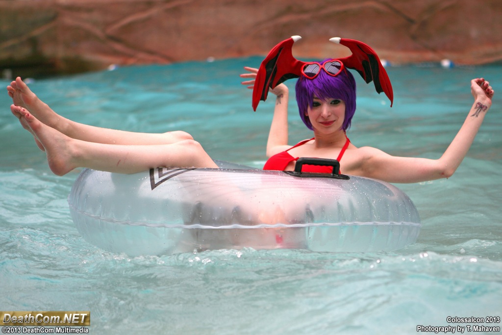 Colossalcon_2013_-_CFJT_-_Swimsuit_Cosplay_021.JPG