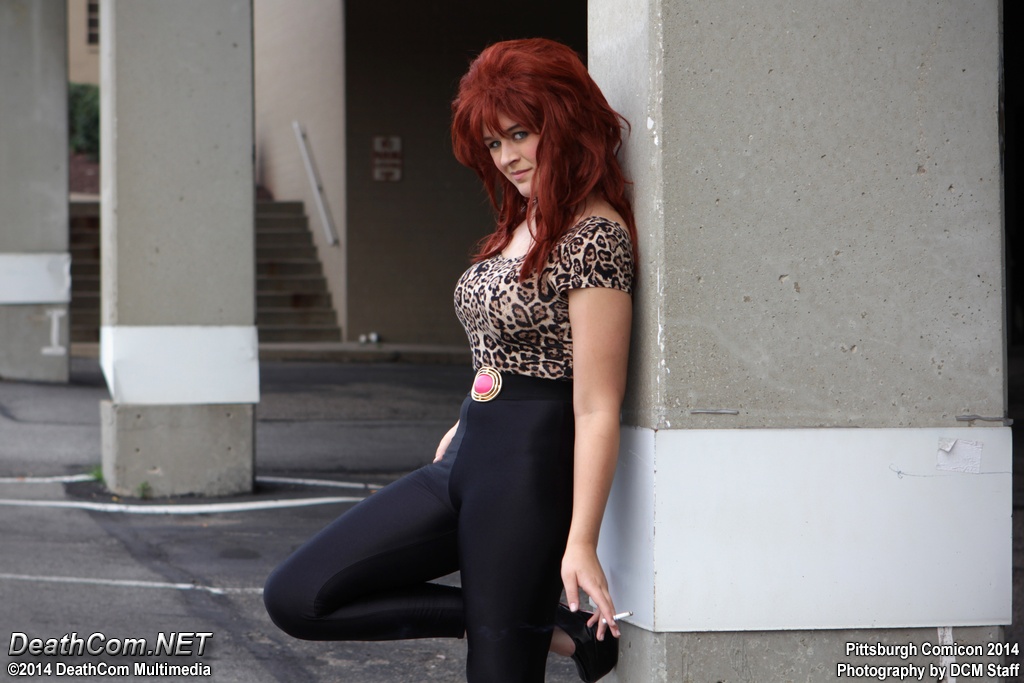 Pittsburgh_Comicon_2014_-_Peg_Bundy_005.jpg