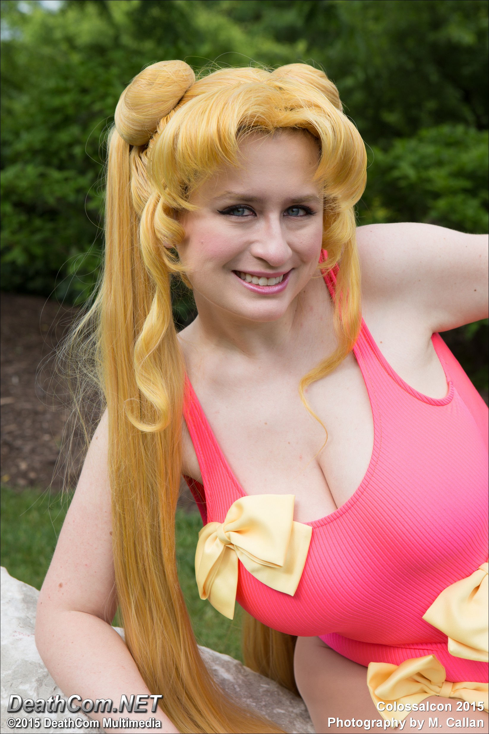 Colossalcon_2015_-_Usagi_Swimsuit_007.jpg