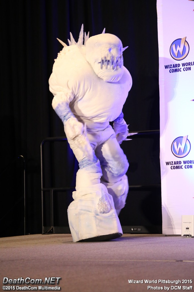 Wizard_World_Pittsburgh_2015_-_Contest_on_Stage_003.jpg