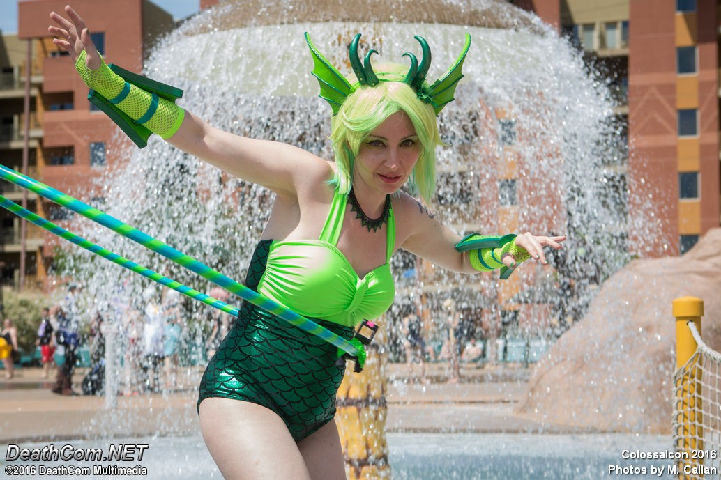 Colossalcon_2016_-_CFDCM_-_Dragon_Swimsuit_006.jpg