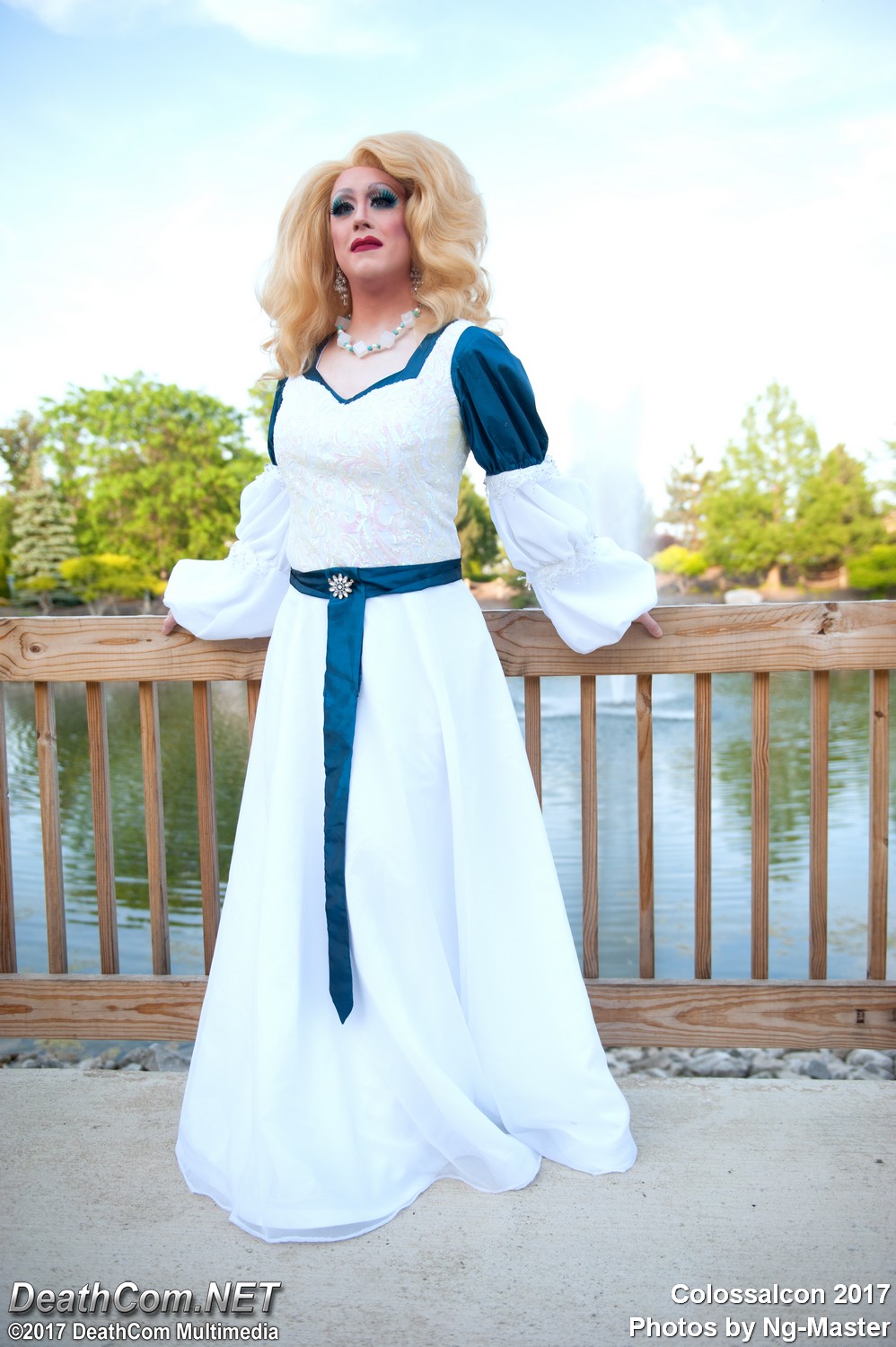 Colossalcon_2017_-_CF_NGM_-_Swan_Princess_003.jpg